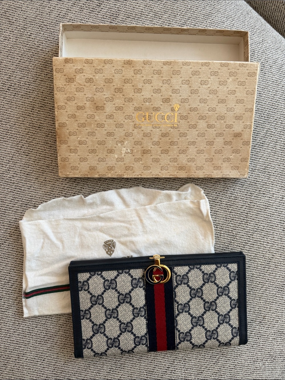 Gucci GG Supreme Continental Wallet in Blue/Beige with Red Stripe